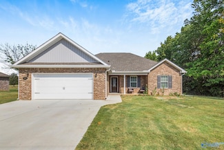 26942 Leslie Ln, Elkmont, AL 35620