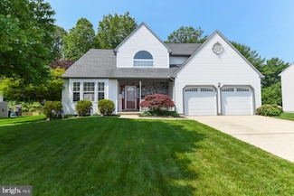 8 Greenwood Dr, Sewell, NJ 08080