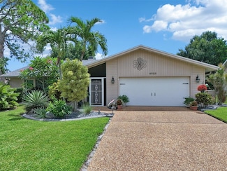 4959 Southern Wood Dr, Sarasota, FL 34241