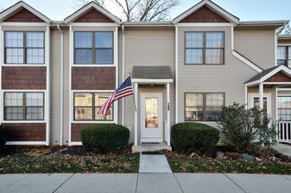 871 Charnwood Ln Unit 11D, Worthington, OH 43085