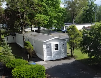 45 Twin Oaks Ln, Danbury, CT 06811