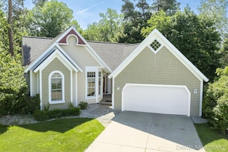974 Mallard Ct, Holland, MI 49424