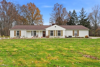 8575 E Craig Dr, Chagrin Falls, OH 44023