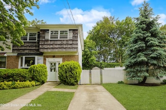76 Wilson Ave, Staten Island, NY 10308