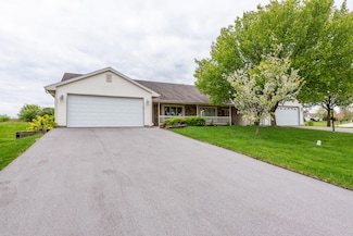 1105 W York St Unit 2, Oak Creek, WI 53154