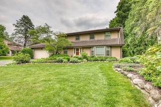 2930 San Juan Trail, Brookfield, WI 53005