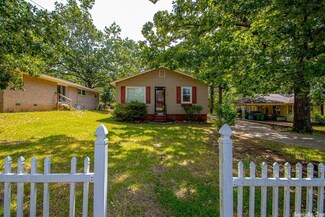 1805 Watt St, Little Rock, AR 72227