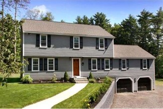 42 Moonpenny Dr, Boxford, MA 01921
