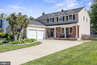 701 Decatur Dr, Mount Laurel, NJ 08054