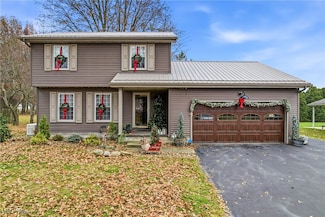 531 Meadowland Dr, Hubbard, OH 44425