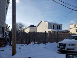 24 St James St, Providence, RI 02907