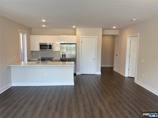470 Main St Unit 506, Fort Lee, NJ 07024