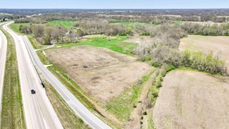 7511 Godfrey Rd, Godfrey, IL 62035