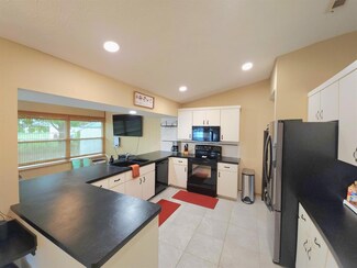 2549 SE Oaklyn St, Port Saint Lucie, FL 34984