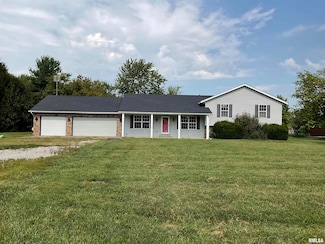 12 Hickory St, Nashville, IL 62263