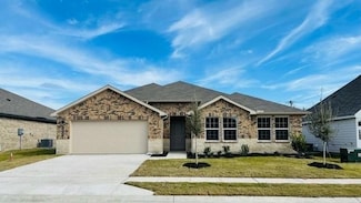 1616 Central Park Dr, Alvarado, TX 76009
