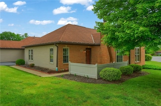 33 Ashford Dr, Cranberry Township, PA 16066