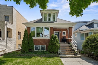 5009 W Waveland Ave, Chicago, IL 60641