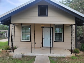 201 S 2nd St, Bangs, TX 76823