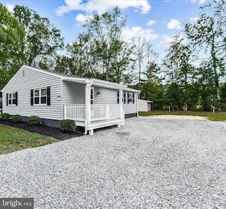 218 Circle Ln, Colonial Beach, VA 22443