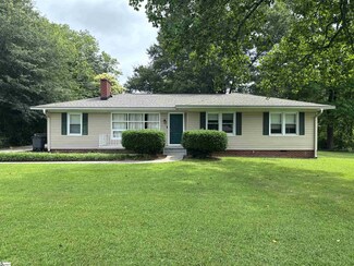 2 Runion Dr, Taylors, SC 29687