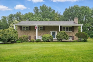 146 Tower Ln, New Brighton, PA 15066