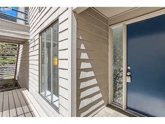 205 Cervantes Unit 3, Lake Oswego, OR 97035