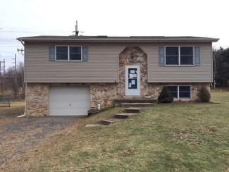 3 Fawn Dr, West Hazleton, PA 18202