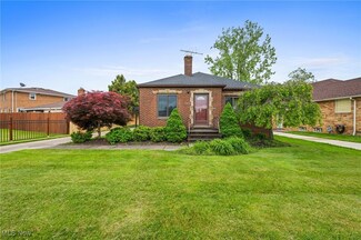 7801 Manorford Dr, Cleveland, OH 44129