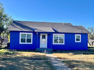 1006 3rd Ave, Canyon, TX 79015