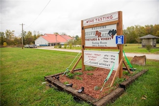 100 E Benton St, La Plata, MO 63549