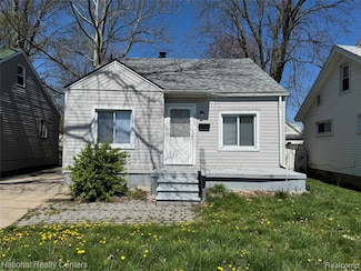 8709 Toepfer Rd, Warren, MI 48089