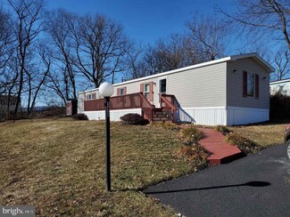 300 Oak St, Hamburg, PA 19526