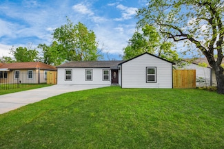 5821 Southwell St, Houston, TX 77033