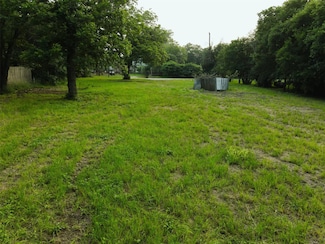 503 Crockett St, Martindale, TX 78655