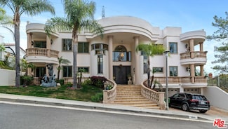3848 Vista Linda Dr, Encino, CA 91316