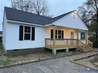 325 Yorktown Dr, Colonial Heights, VA 23834