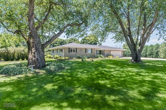 14 Schomer Ln, Plano, IL 60545