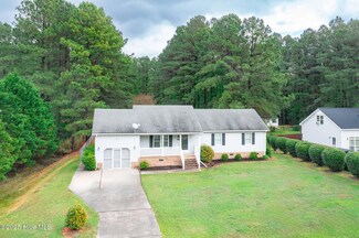 105 Stacie Dr, Elizabeth City, NC 27909