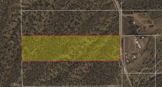 2 Shasta Rd, Phelan, CA 92371