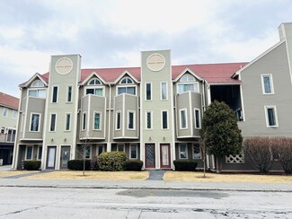 70 Austin St Unit 32, Lowell, MA 01854