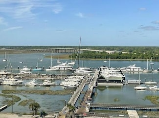 14 Lockwood Dr Unit 11L, Charleston, SC 29401