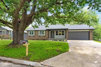 433 Warner Park Rd, Manhattan, KS 66503
