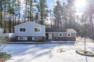 31 Fairway Blvd, Gansevoort, NY 12831