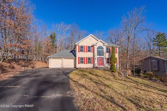 126 Pasquin Dr, East Stroudsburg, PA 18301