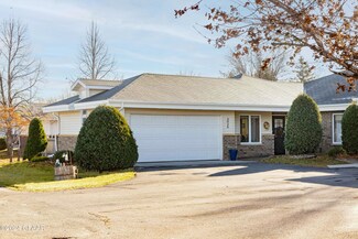 2035 Westminster Ct, Grand Forks, ND 58201