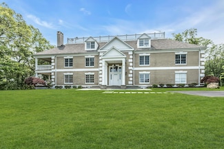 12 Orient Ave, Fort Salonga, NY 11768