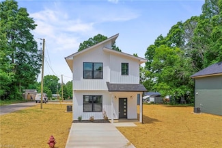 212 S Carter St, Liberty, NC 27298