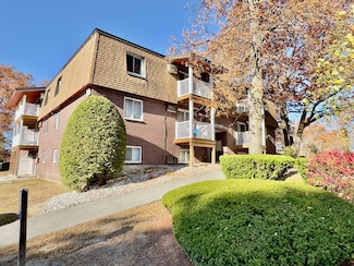 7 Wildwood St Unit 4, Dracut, MA 01826