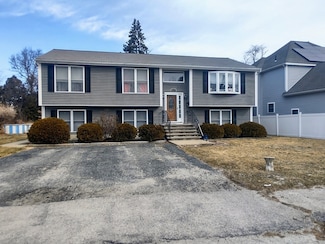 817 Franklin St, Worcester, MA 01604